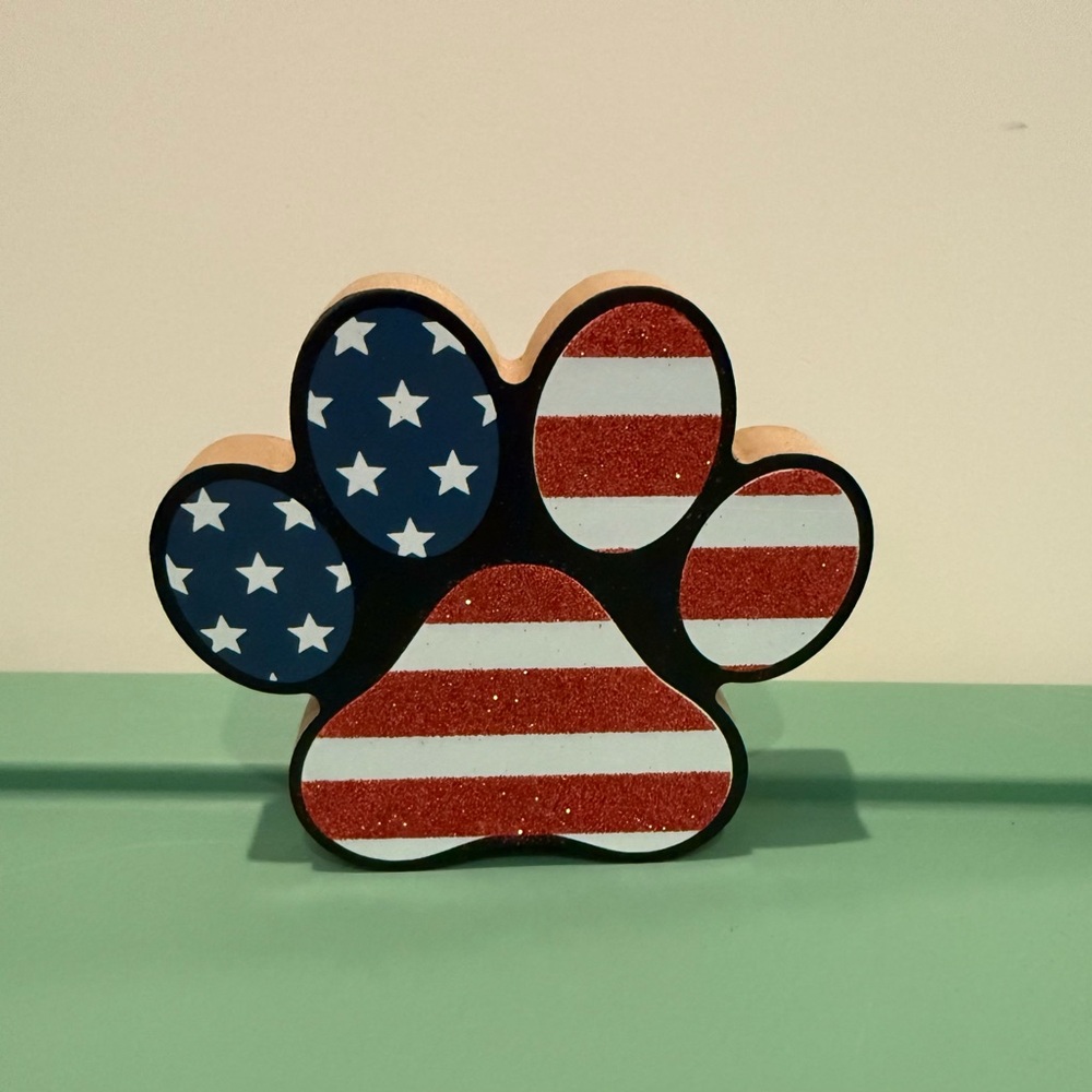 Patriotic Dogs and American Flag Paw Print Wood Decorations- Set of 2- NWT - Picture 3 of 5
